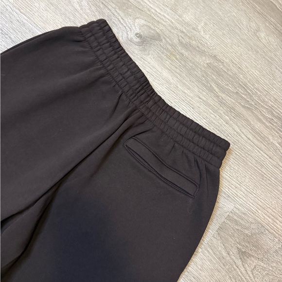 •UNDER ARMOUR• ICON FLEECE SHORTS - Picture 7 of 9